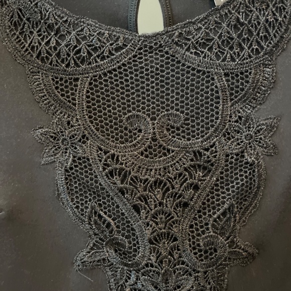 Express crop top - Picture 2 of 6